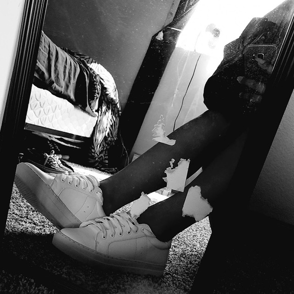 Meet your Posher, Aby - Picture 1 of 1